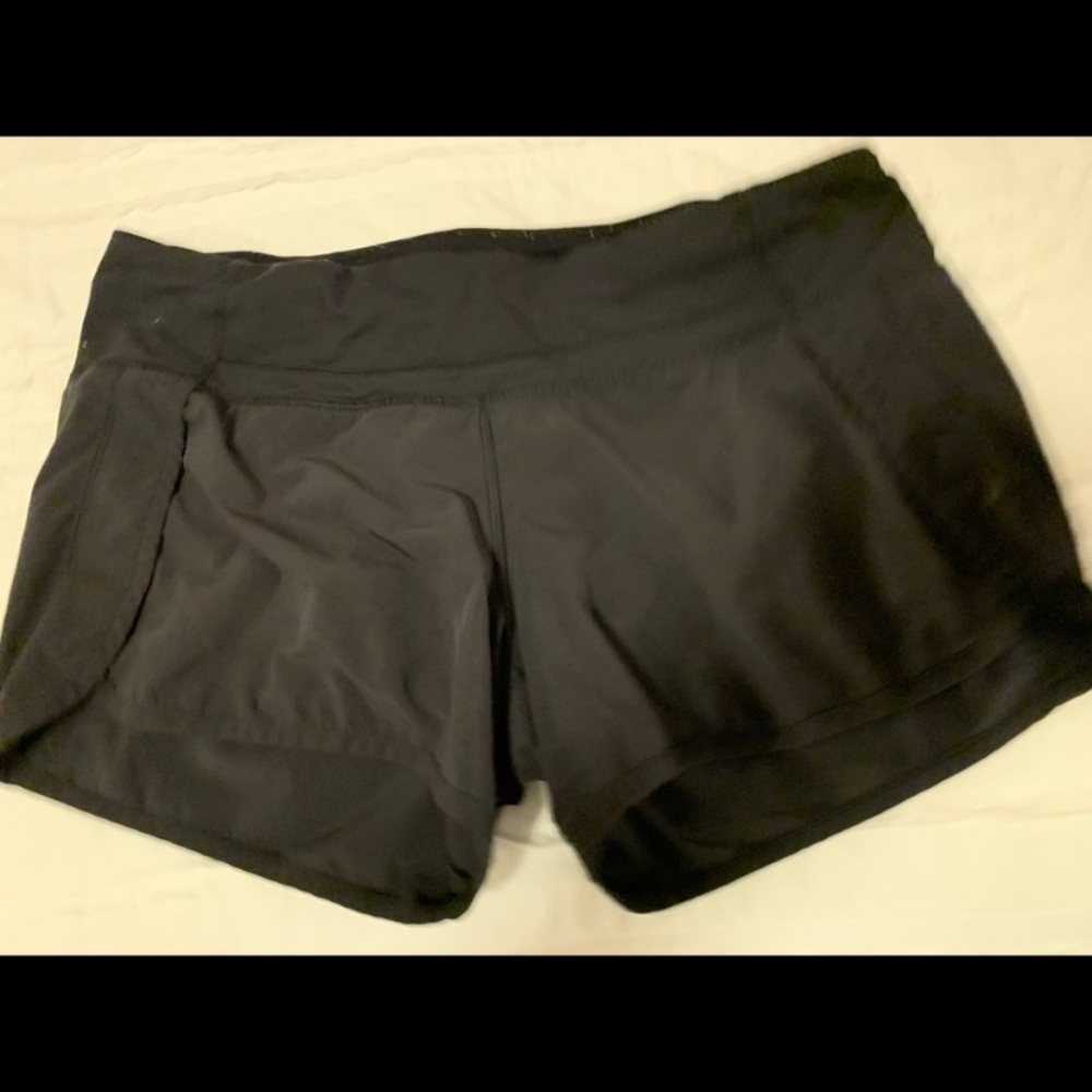 Black lulu Lemon speed up shorts 4 inch